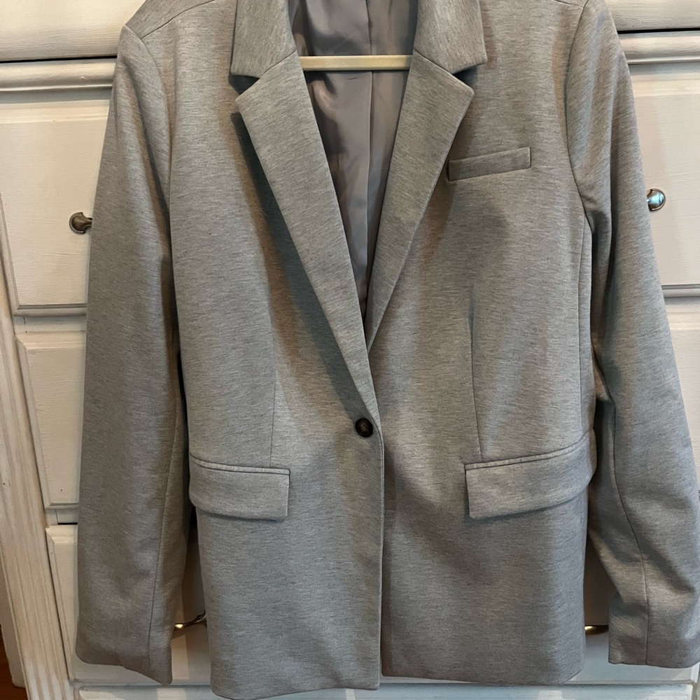 Crown & Ivy Light Gray Blazer